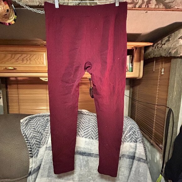 Faded Glory Burgundy Ribbed Leggings - L - 30" Waist, 24" Inseam - Picture 4 of 10